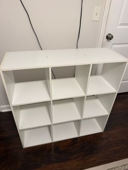 White 9-Cube Storage Organizer – Great Condition