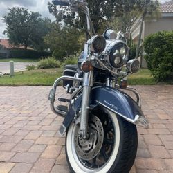 2003 Harley Davidson Road King  100 Anniversary Edition 