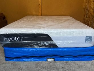 Like New! Nectar Classic Queen Mattress- Delivery Available