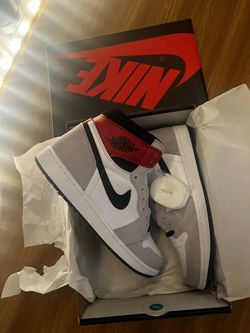 Air Jordan 1 Light Smoke Grey (Size 12)