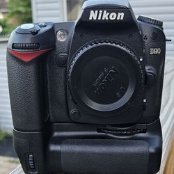 NIKON D90