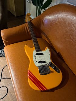 Squier Classic Vibe '60s Competition Orange Mustang Electric Guitar