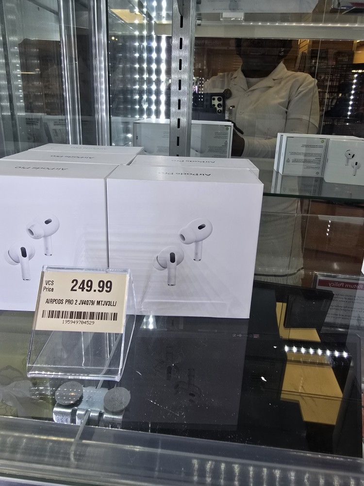 IPad + Apple AirPods Pro Combo