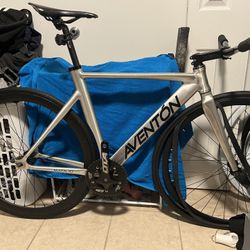 Fixie Aventon Mataro