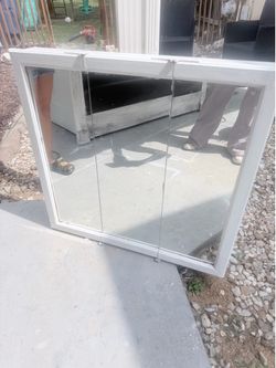 Tri folding bathroom medicine cabinet