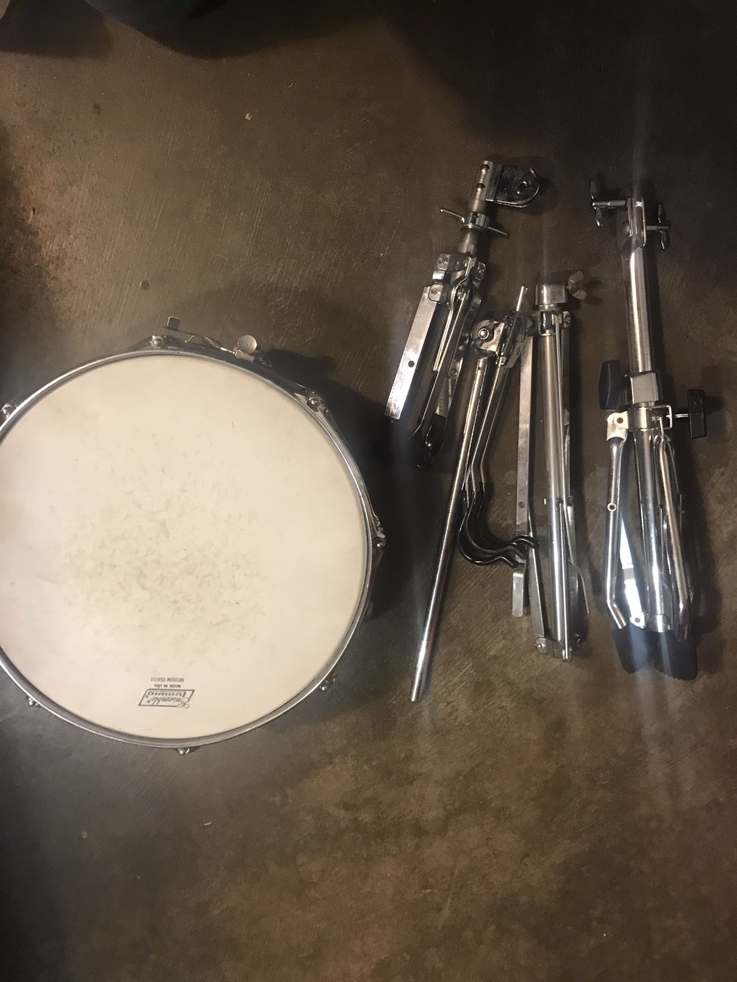 Ludwig Snare Drum w/case and stands