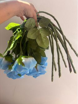 9 stems fake blue roses