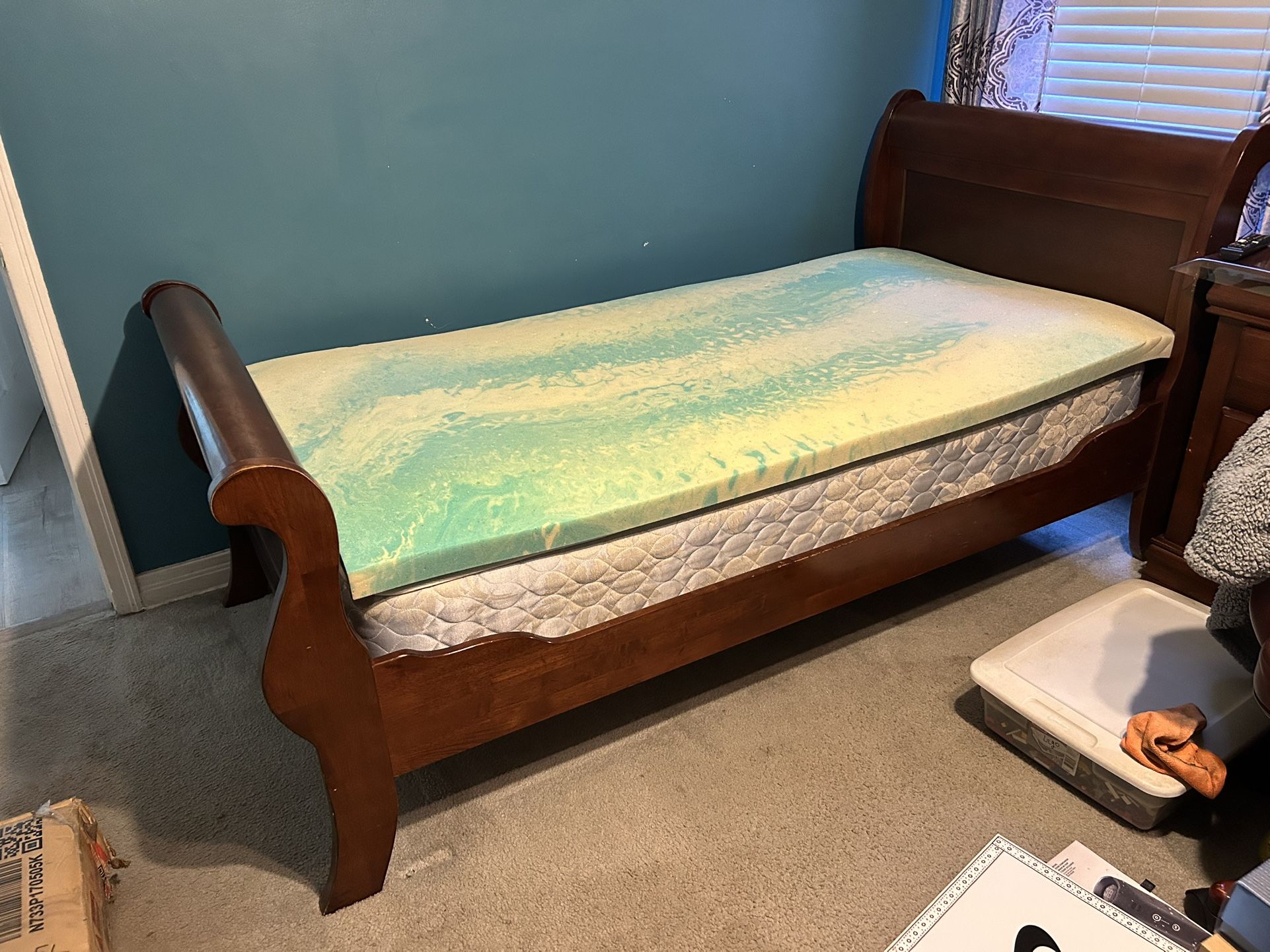 Wooden Bed Frame With Memory Foam And Mattress