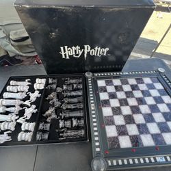 Harry Potter Noble Collection The Final Challenge Chess Set