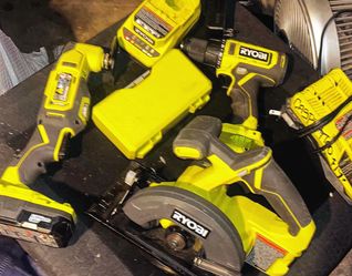 RYOBI TOOL SET
