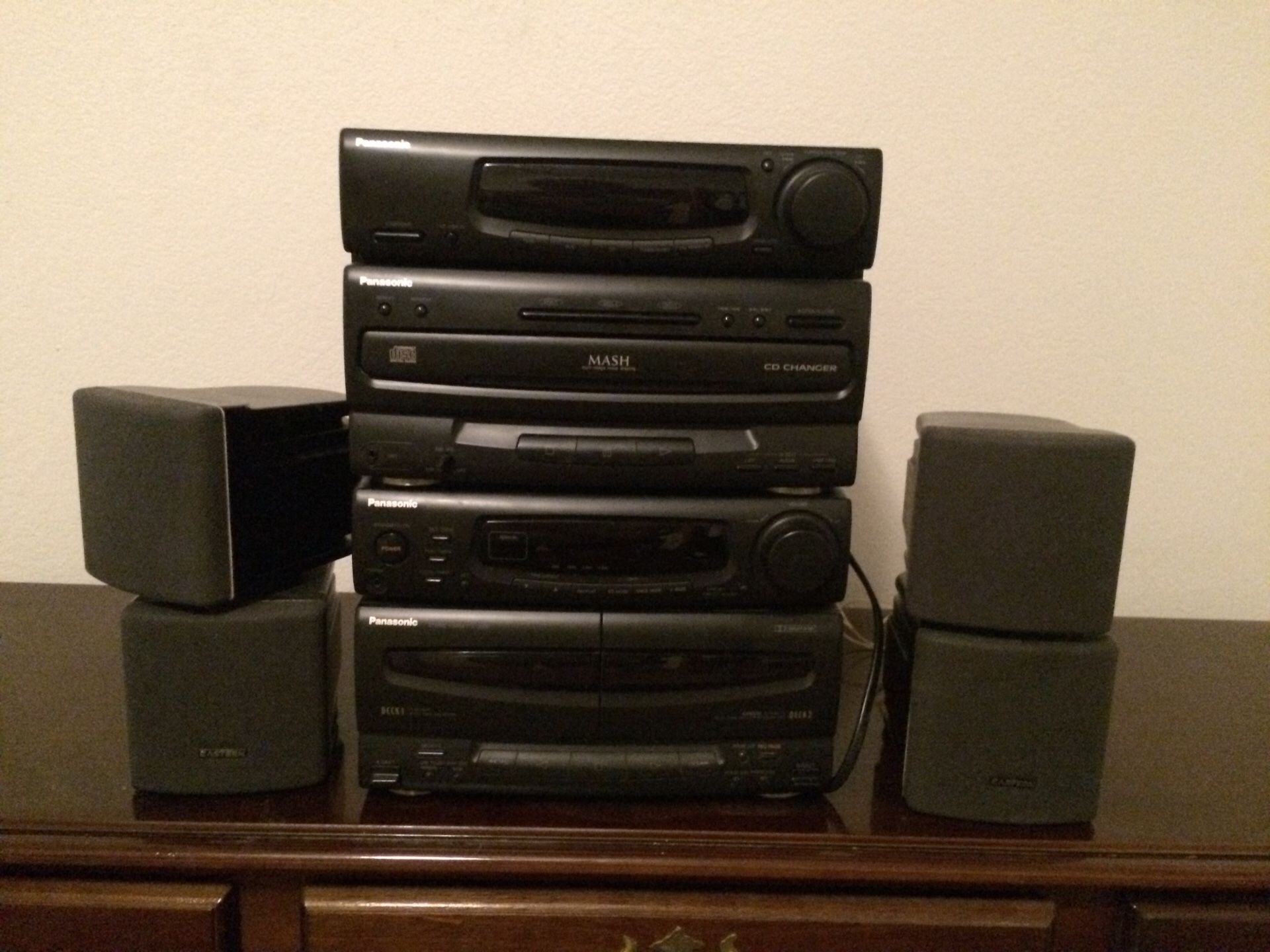 Panasonic home stereo system w integrated amplifier, 3CD disc auto changer, radio, cassette player,cassette recorder. Karaoke. Black, clean damage-fr