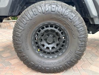 Like new black rhino chamber wheels with nitto ridge grappler LT38x12.50x17 for JEEP
