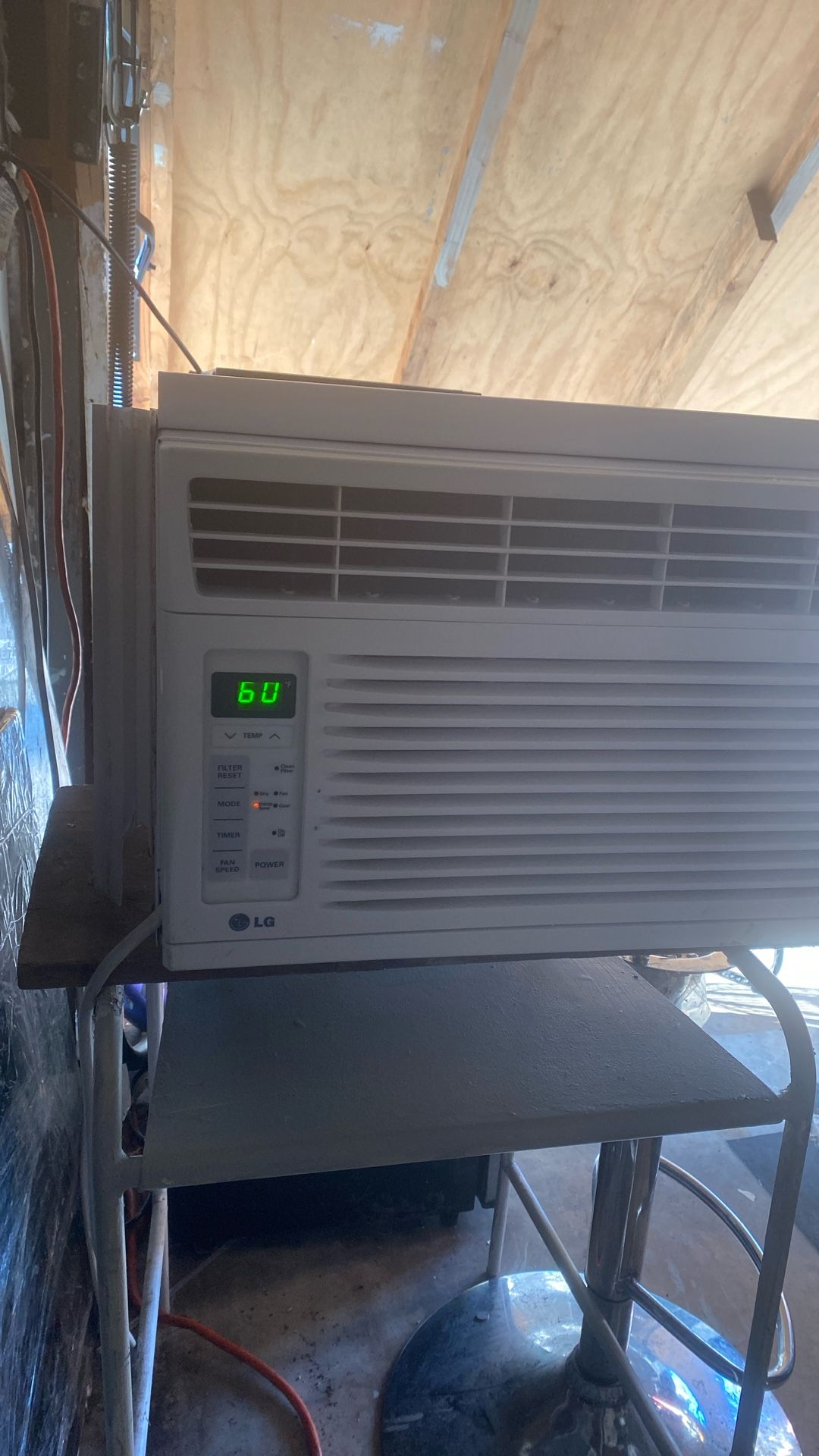 Lg Air Conditioner.   6000 BTU
