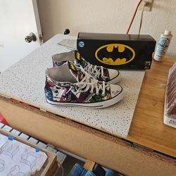 Converse Size 9 New Signed By Joe Giella