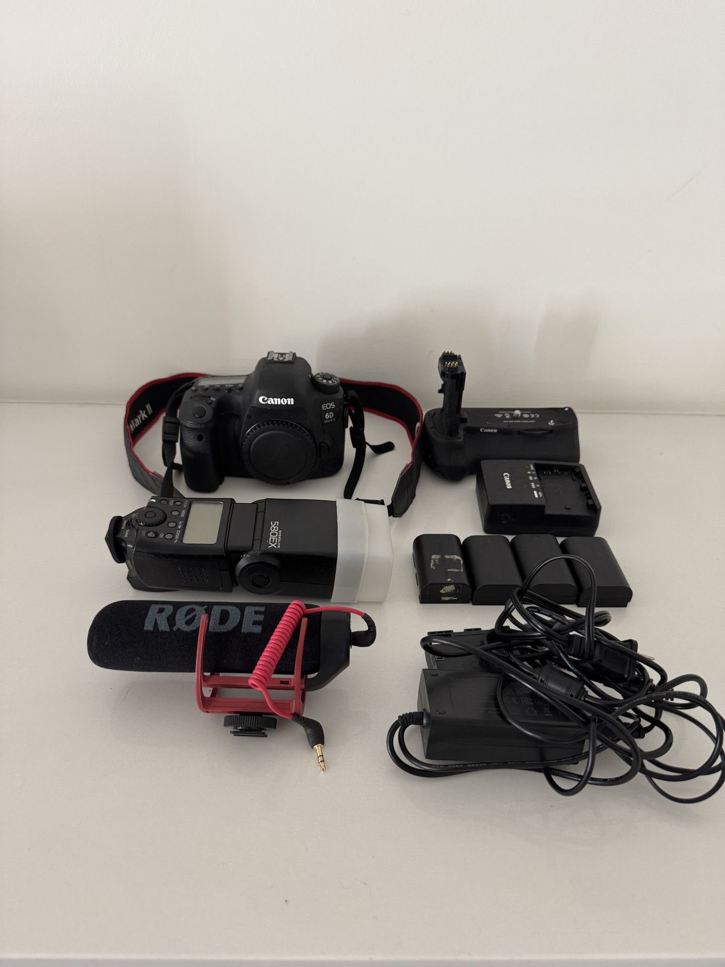 Canon 6D Mark ii Camera Bundle