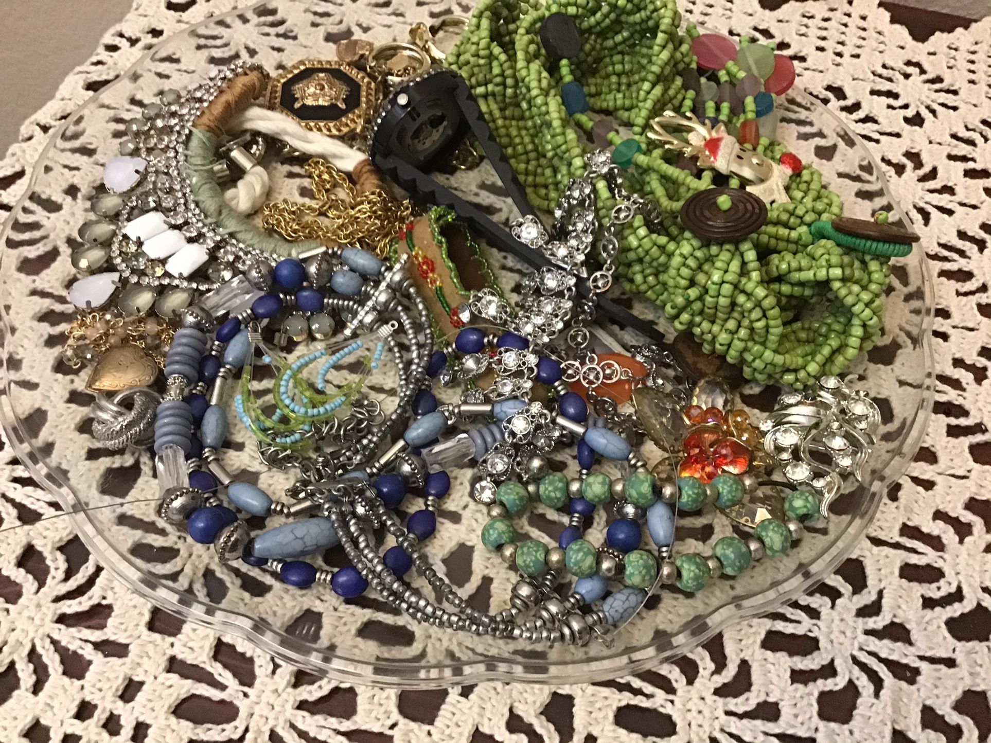 1 Lb 10.2 oz of Broken and Incomplete Vintage & Modern Jewelry for Repair or Arts & Crafts / Joyas Rotas o Incompletas para Arte y Manualidades
