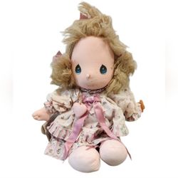 Vintage 1985 Precious Moments Last Forever Carrie Doll With Heart Locket #4575