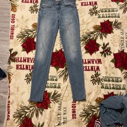 Denizen Levi Mid Rise Skinny Jeans 0