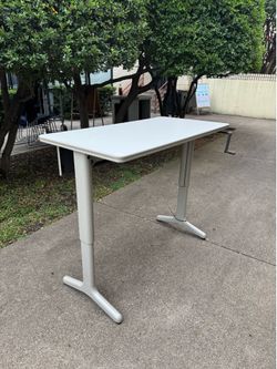 Height Adjustable Table