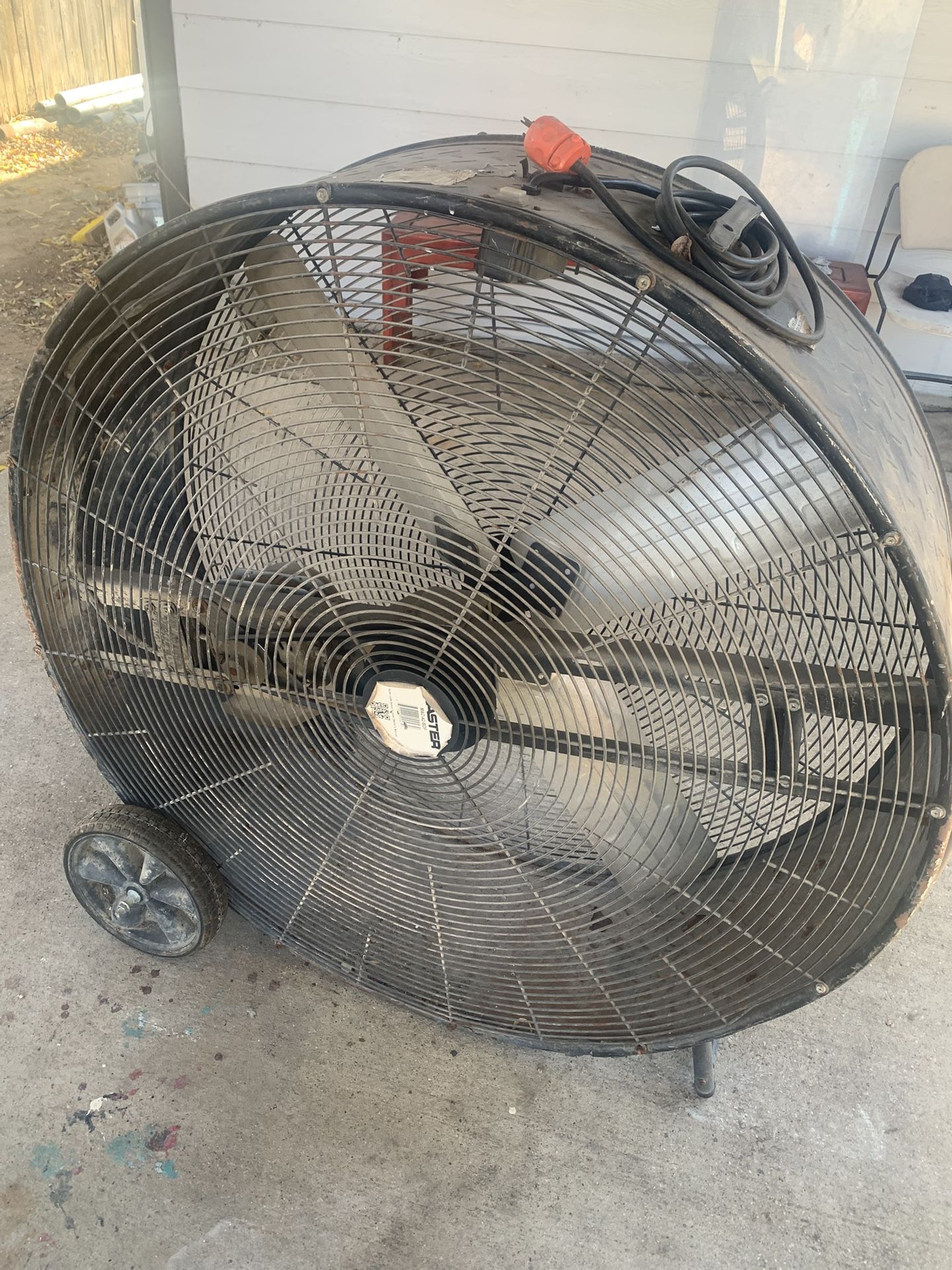 43” Fan