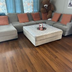 Big Ashley Furniture Sofa With Table 
