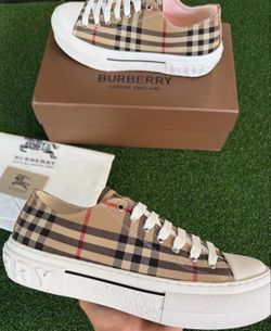 Burberry Converse 