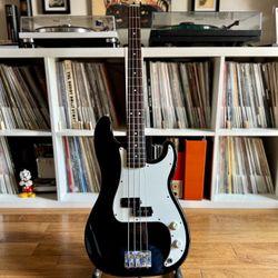 Fender Precision Bass – 1995 MIM – Rare Black Label Logo