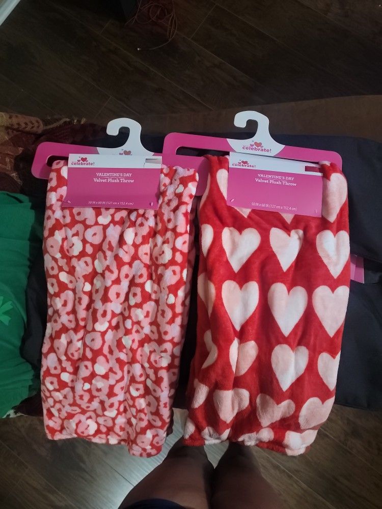 Valentine Throws for Sale in San Antonio, TX OfferUp