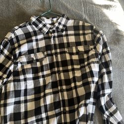 Men’s flannel size L