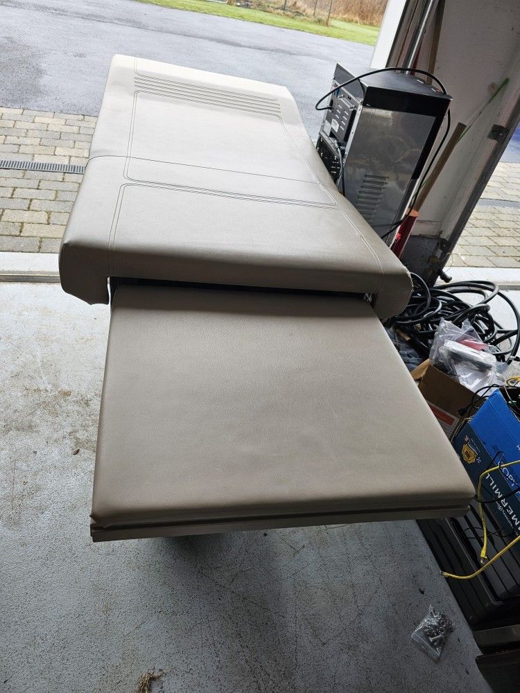 Midmark Ritter 104 Exam Table