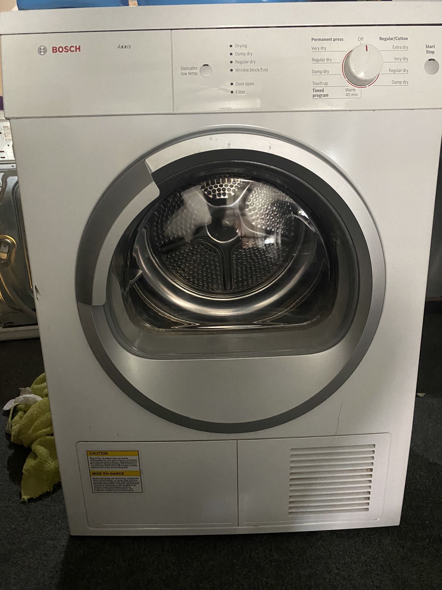BOSCH 24” stackable Washing & Dryer