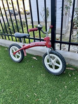 RADIO FLYER KIDS BALANCE BIKE 12” Wheels 