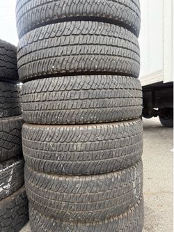 Vendo 275/65/R20 Michelin las 4 Llanta Por $220 Michelin las 4 Llantas Por