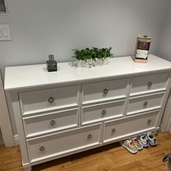 Luxurious Dresser 