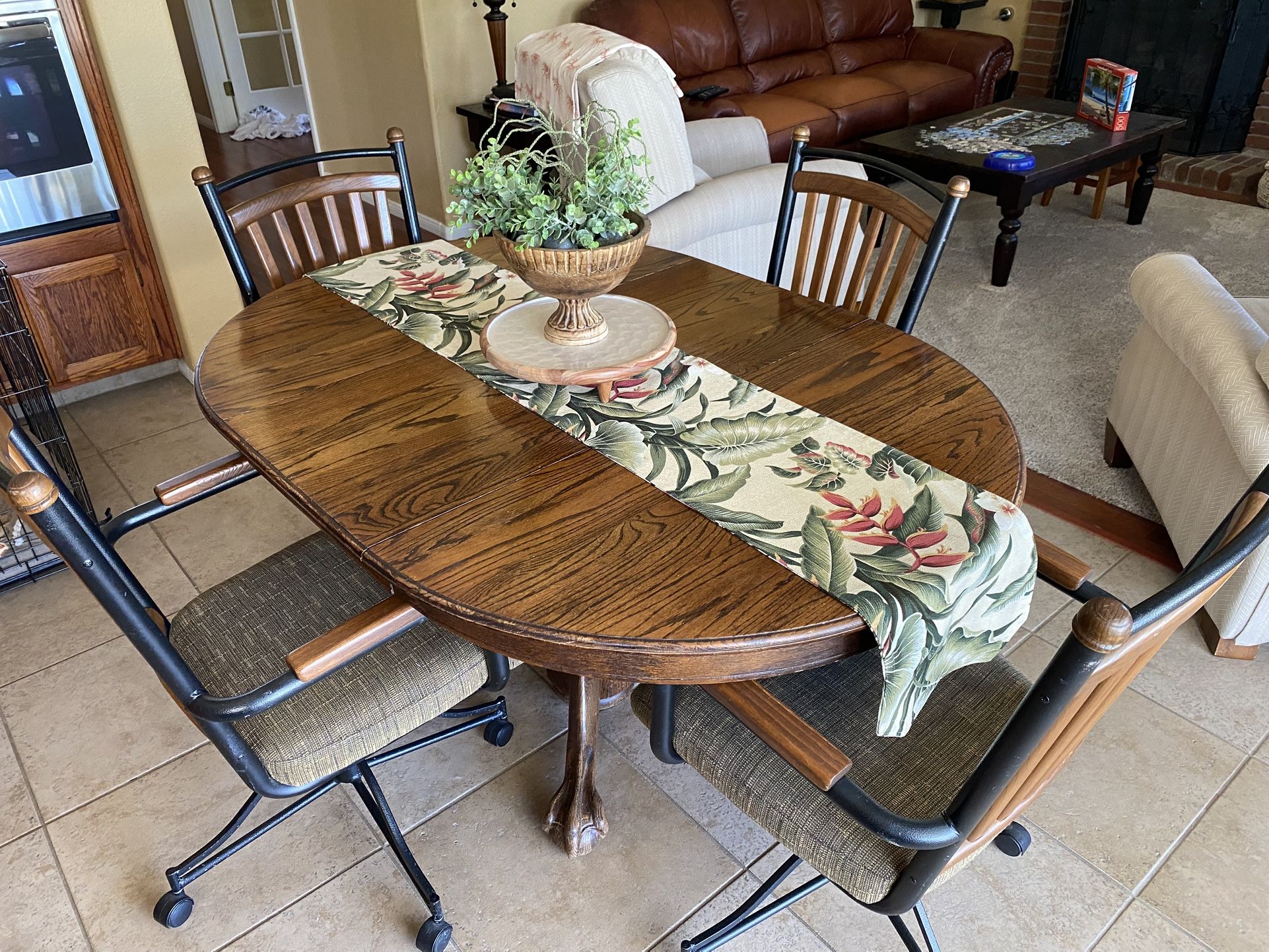 Table & Chairs 