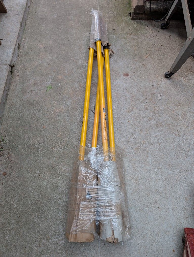 Two Dewalt DXLHA2607 46 in. Fiberglass Handle Post Hole Digger