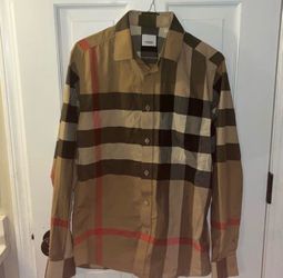 Burberry t shirt