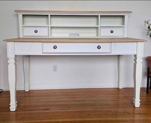 Home Office Large Leg Desk with Hutch