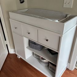 Changing table / drawer