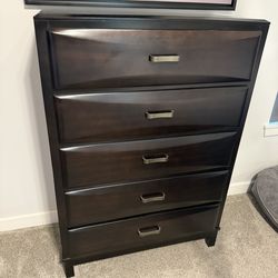 Ashley Vanmore 4 piece dresser/media set for sale!!!!!