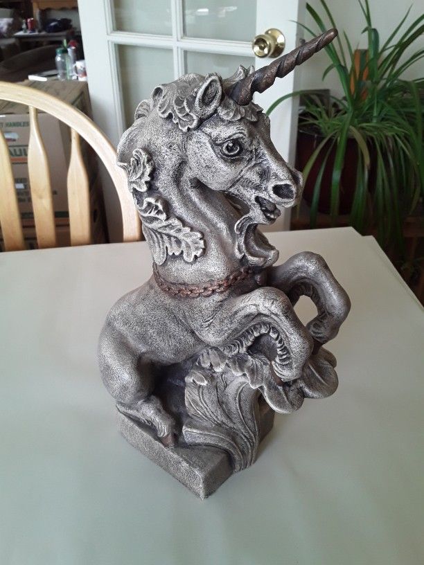 Windstone Edition Unicorn statue