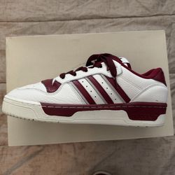 Men’s Adidas Forum Rivalry Low Size 10