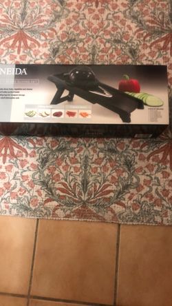 New- Oneida 9PC Blade Slicing Set
