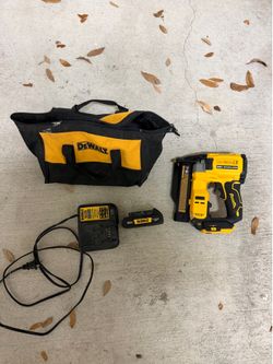 DeWalt 23-Gauge Pin Nailer