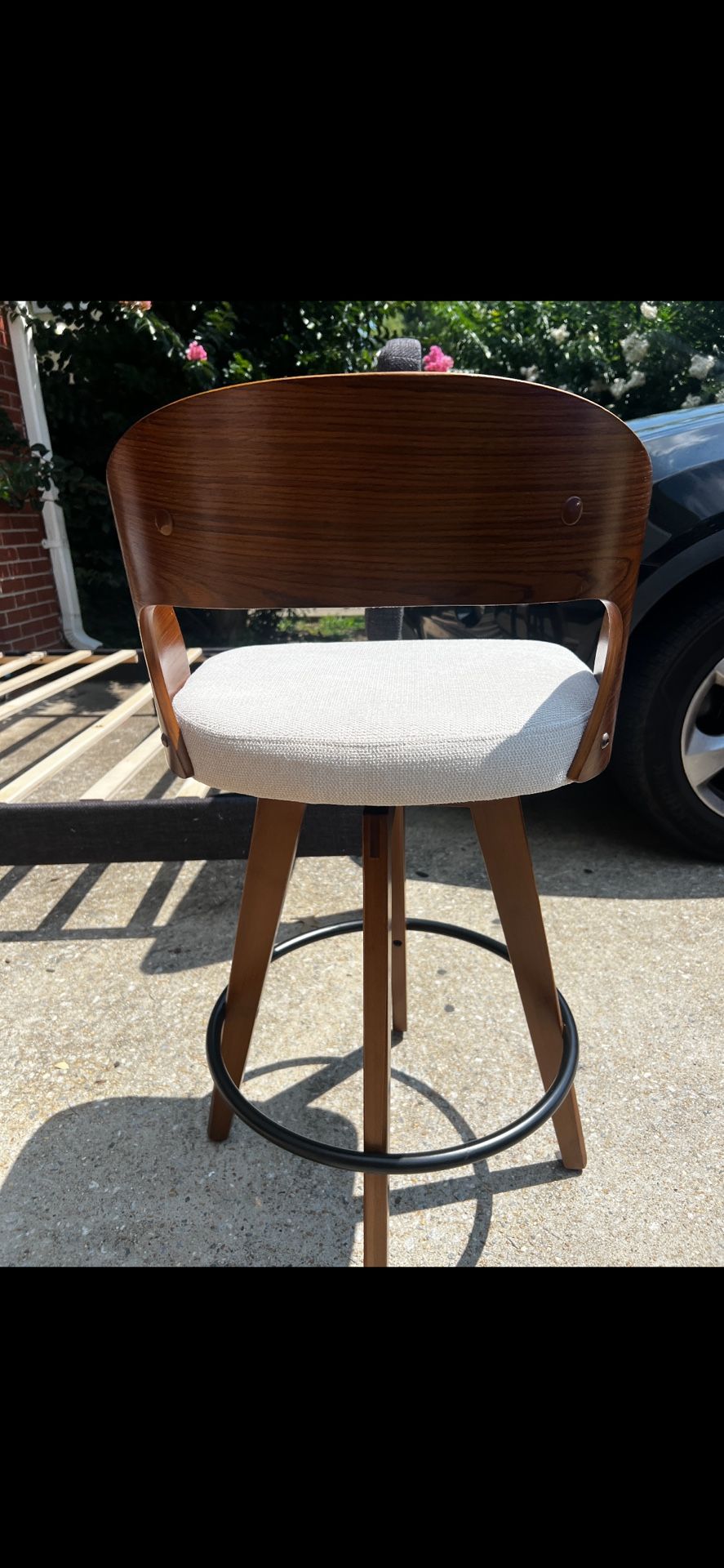 1 Counter Height Swivel Modern Style Bar Stool
