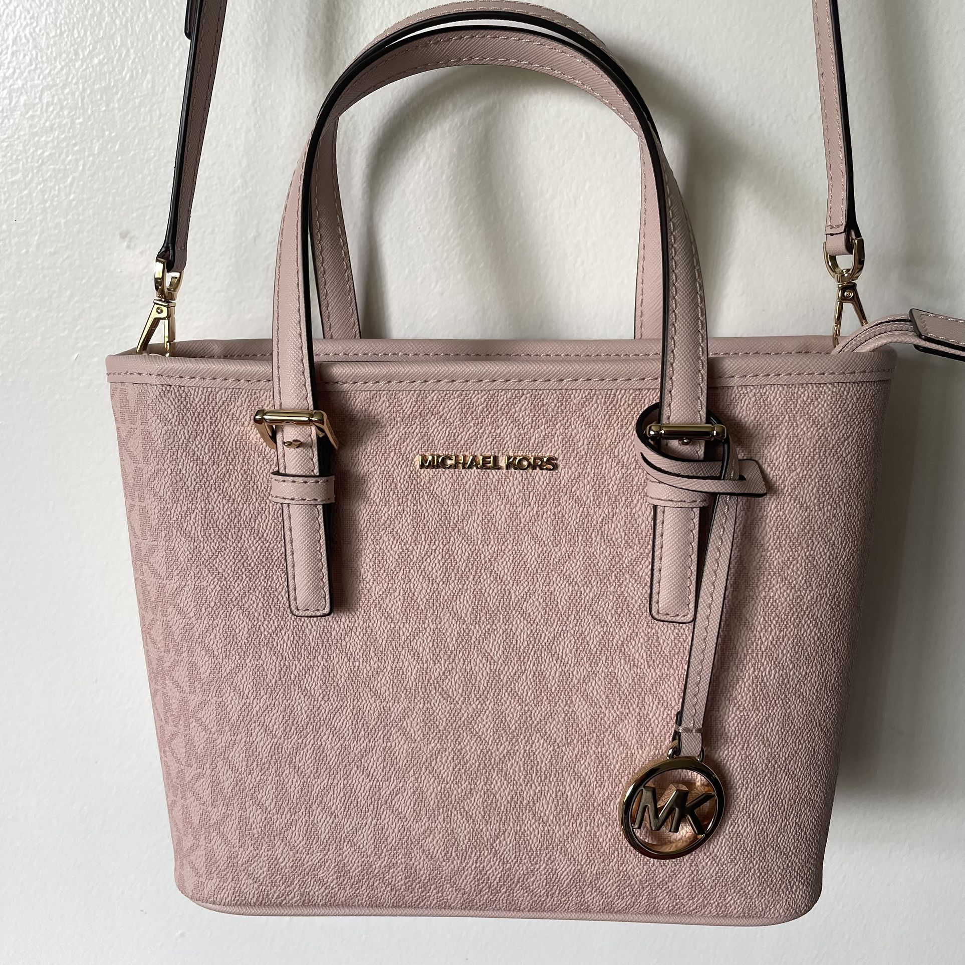 MICHAEL KORS Signature Logo Canvas Tote Tan Brown for Sale in Winton, CA -  OfferUp