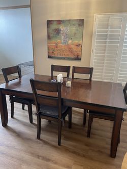 Nice Table With 5 Chairs