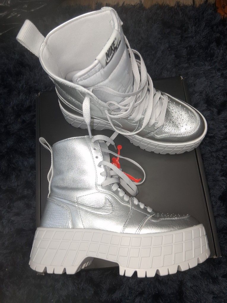 Nike Air Jordan 1 Brooklyn Silver Platform Sneaker Boots Women’s 7 Rare