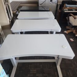 TRESANTI ADJUSTABLE HEIGHT DESK 