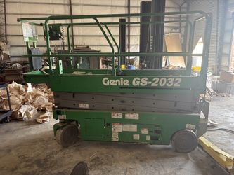 Genie GS-2032 Scissor Lift